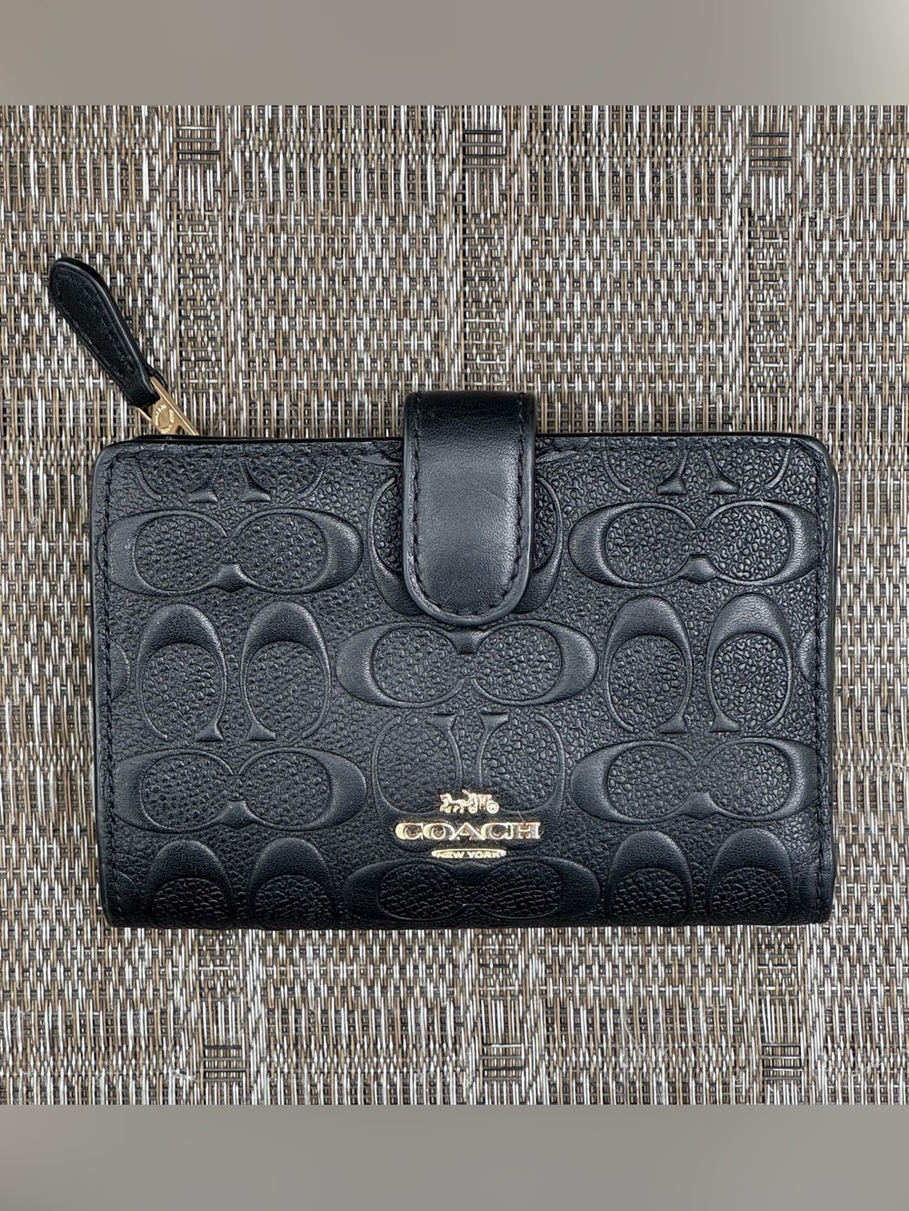 Coach Embossed Medium Corner Zip Wallet Black GUC!